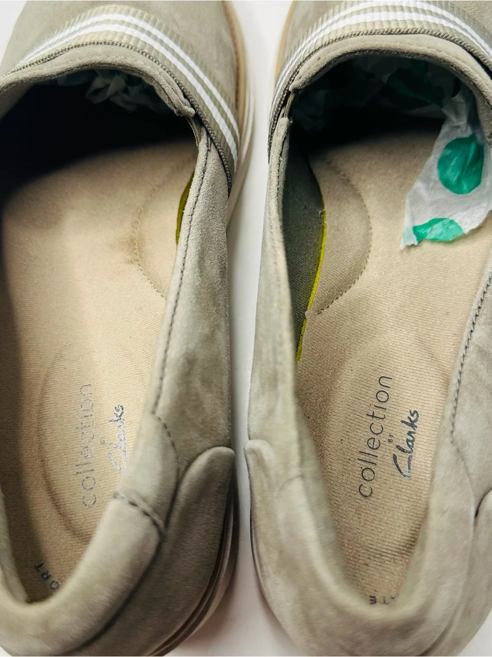 Clark’s Green Suede Comfort Flats Shoes Size 9.5